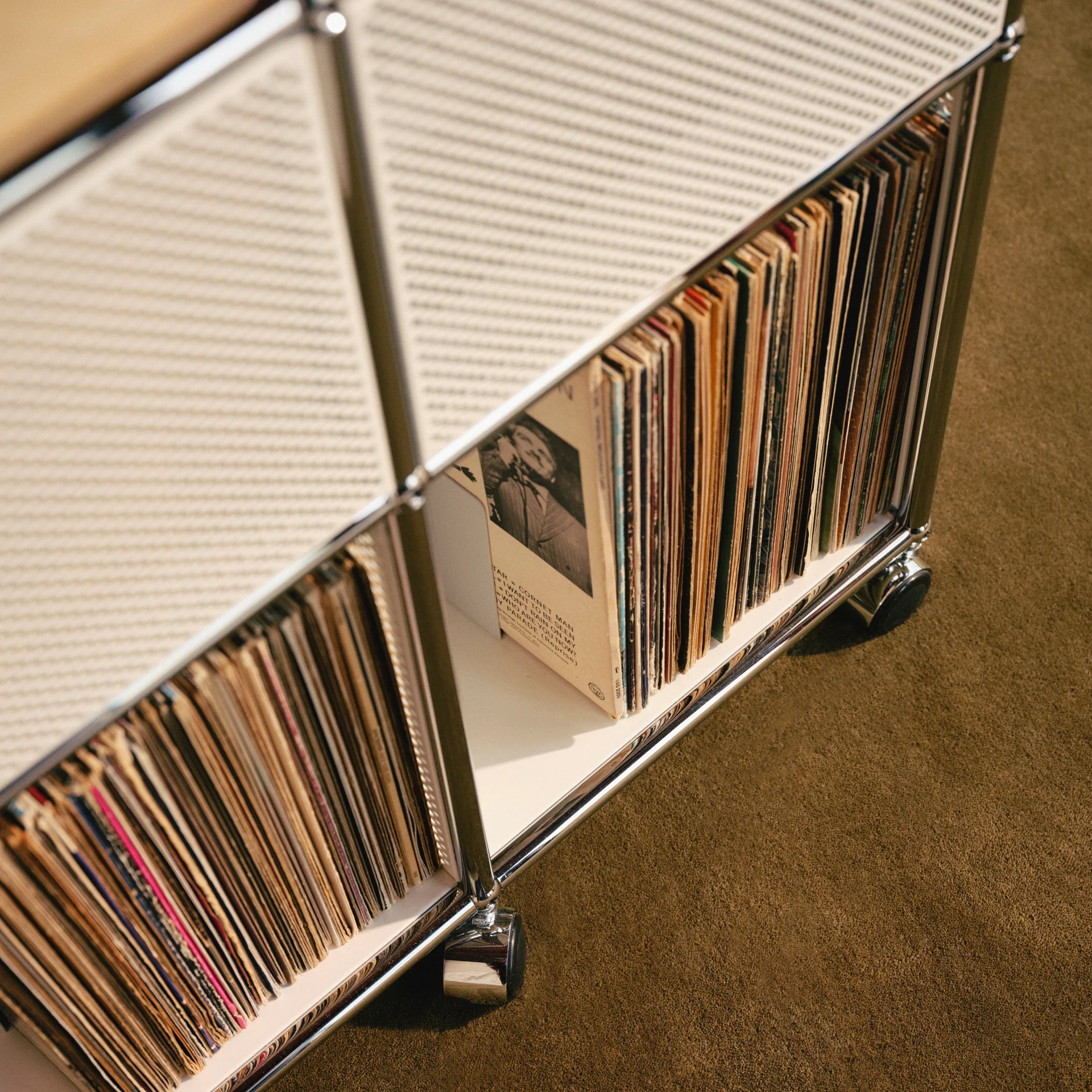 USM x Symbol Record Cart - Image 4